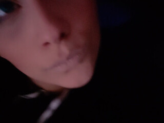 evilvie onlyfans sweet chick fucks both holes