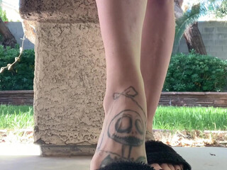 cecesfeetsies onlyfans busty beauty awesome vagina