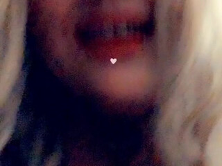 kelllikellly onlyfans harlot gets an orgasm