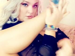 kelllikellly onlyfans fucks herself in the pussy with a toy