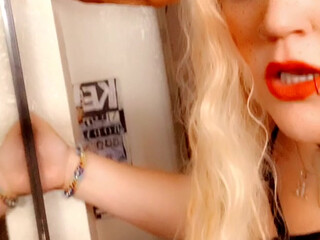 kelllikellly onlyfans impressive passion masturbates both holes