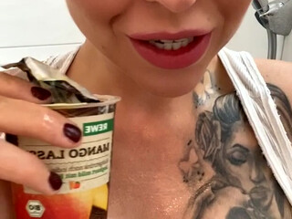 vanityp onlyfans dark haired babe fucks pussy