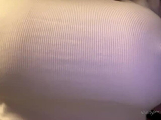 vanityp onlyfans mysterious goddess gently caresses her ass with her fingers