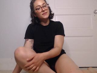 saradoesscience onlyfans red-haired trash pretty jerks off pussy