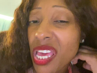 cherokeedass onlyfans spectacular skin cleaves the vagina with a large dildo