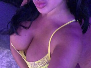 chantelzales onlyfans Attractive chick fucks juicy slits