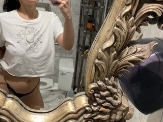 bellarollandx onlyfans creature