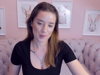 hannahsparrow gorgeous bitch strips and jerks off