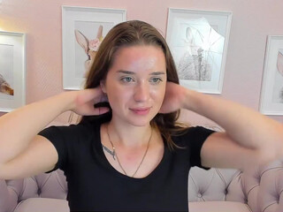 hannahsparrow sexy lady fucks shaved holes