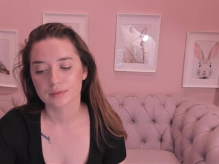 hannahsparrow hot lady squeezes tits in the kitchen