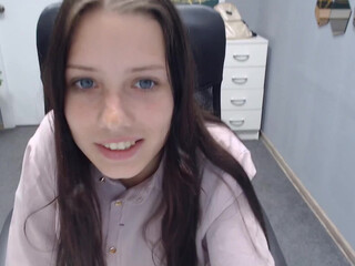 gravityfolz beauty pulls the clitoris with a vibrator