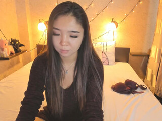 aspasialee the obstinate babe works the body with oil