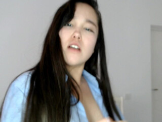 kirra_light Bitch in