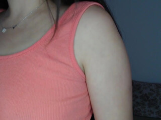 kirra_light mature confused masturbates shaved pussy