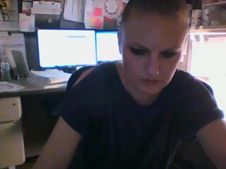 kandi54 sexy lady fucks shaved holes