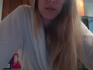 spicypurrito4u pulls pussy to orgasm