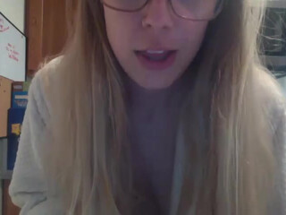 spicypurrito4u gorgeous slut in oil