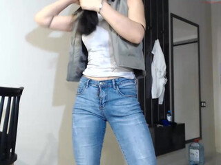 sashakissyou77 big boobed bitch licks dildo