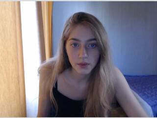 pineapple_rum naughty blonde sucks penis and gets fucked