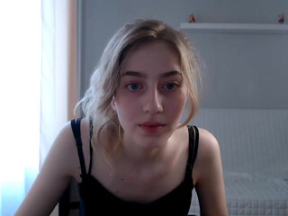 pineapple_rum a hot bitch jumps on a sex toy