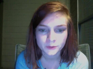 mintmarie Pretty brunette