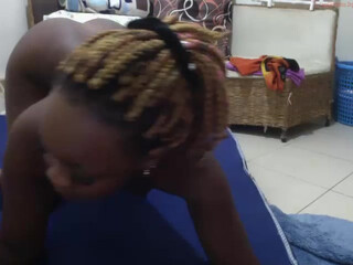 juicy_choco a little fun in the solo video