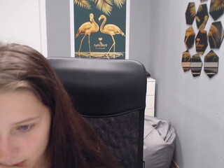 gravityfolz Cute wench