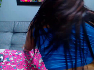 tiffany_fukme cumming heavily before webcam