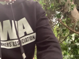 leahwintersxoxo onlyfans big tit babe fucked by a toy