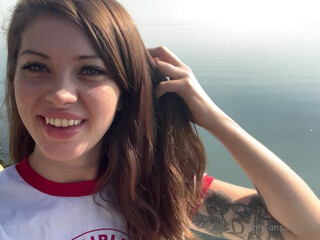 leahwintersxoxo onlyfans busty babe fucks herself in her pussy