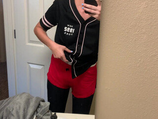 leahwintersxoxo onlyfans sexy babe gently caresses pussy