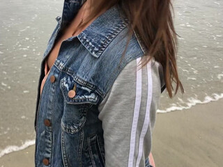 kazumisquirts onlyfans great girl fucks shaved cunt