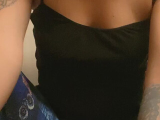 hornysisters onlyfans lustful bitch shows tits