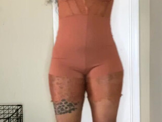 feedmeent onlyfans appetizing dancer poses for the camera