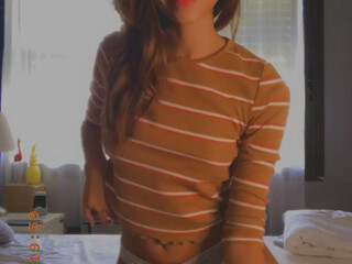 babynicolslife onlyfans mature hottie caresses shaved cunt