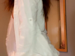 babynicolslife onlyfans skinny female rubs herself with oil