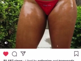 yungmedusa7 onlyfans cute slut jerks her pussy on people