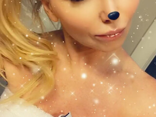 taylorwane69 onlyfans hot blonde girl masturbates cunt