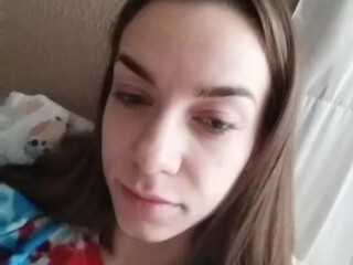 tali_dovahkiin onlyfans spicy slut caresses nipples