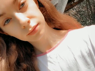 tali_dovahkiin onlyfans hot bitch punches holes with fingers