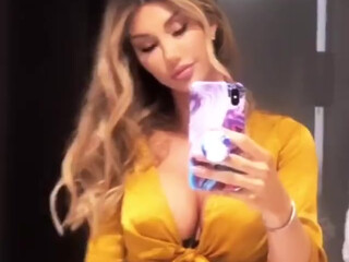 sarairollins onlyfans gentle handjob