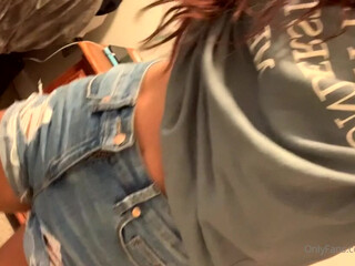 rileyxxxjensen onlyfans walking