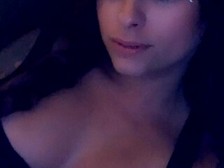 rileyxxxjensen onlyfans the chick measures beautiful outfits.