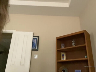 real_kinky_xxx onlyfans crazy babe shows beautiful breasts