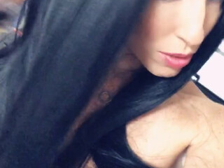 officialdavafoxx onlyfans dark haired babe digging with sex machine