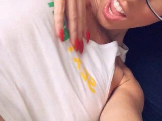 officialdavafoxx onlyfans thinty passionately pulls the cap