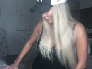 danniiharwood onlyfans naughty slut communicates in  private e
