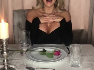 danniiharwood onlyfans Busty Beauty