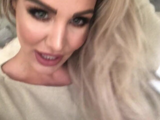 danniiharwood onlyfans Black-haired female