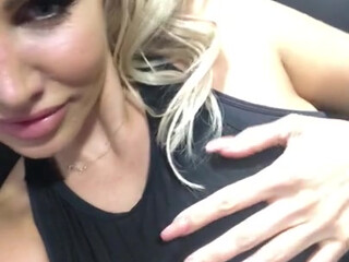 danniiharwood onlyfans cute brunette sucking dick